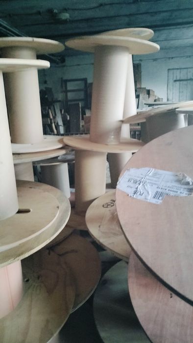 Sprzedam szpule nadające się na stoliki lub kwietniki