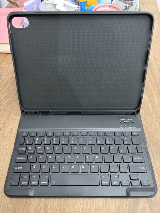 Etui z klawiatura Ipad Air M2 11”