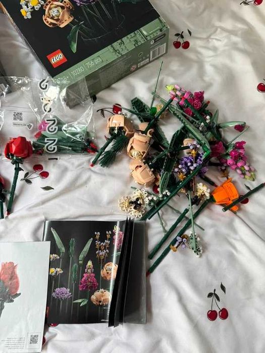 2 zestawy Lego 10328 i 10280 bukiety kwiatów