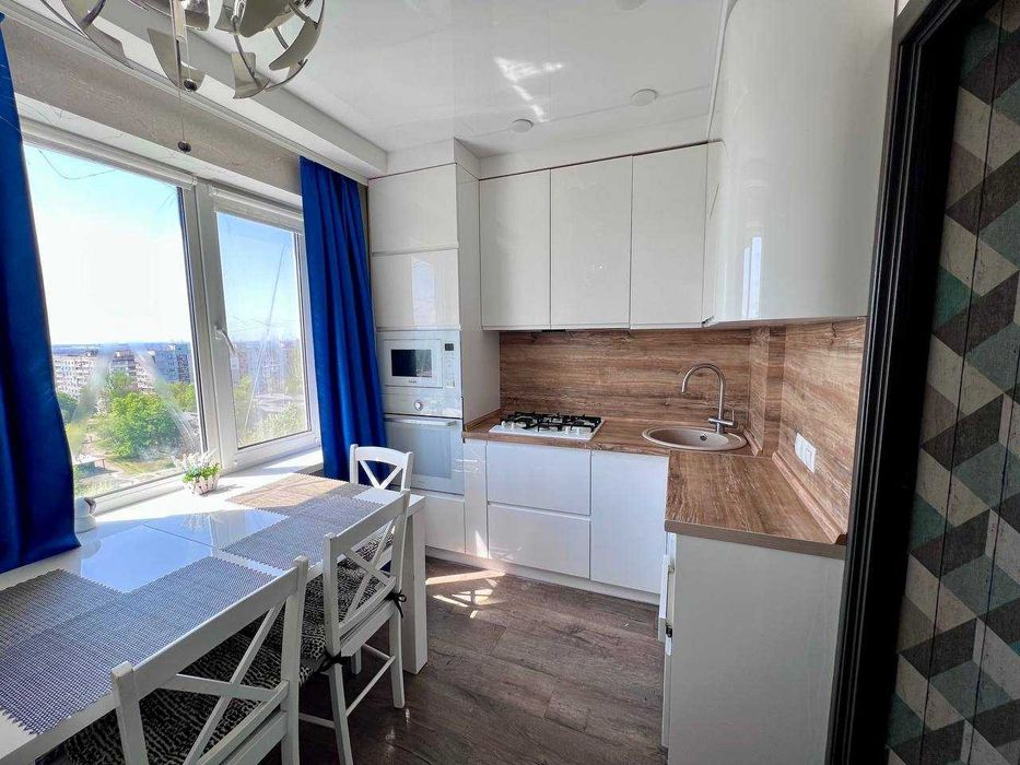 Продам 3-х комнатную квартиру в самом сердце Коммунарского района