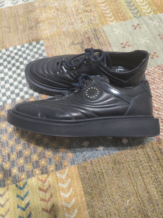 Чудове чоловіче шкіряне взуття.