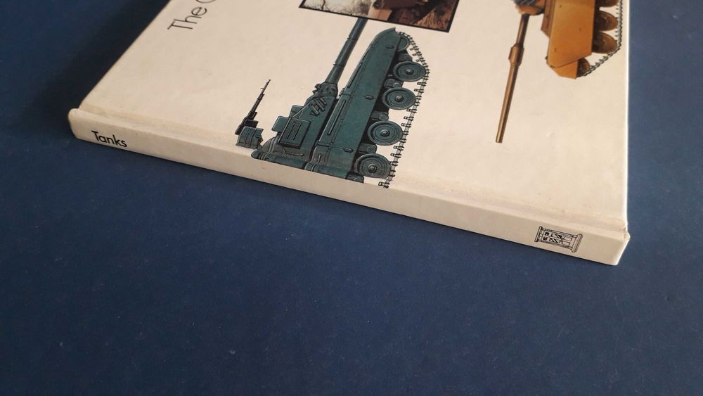 Livro The Concise Illustrated Book of Tanks - Bom Estado