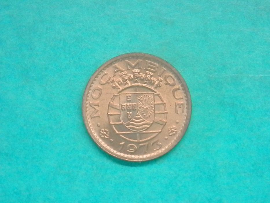 1137 - Moçamb: 20 centavos 1973 bronze, por 2,00