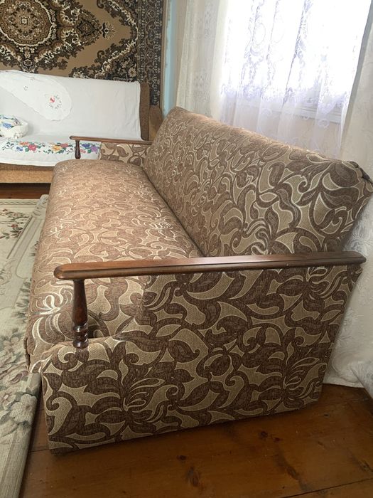 Диван-книжка. Розкладний диван. Після перетяжки. Також крісла.