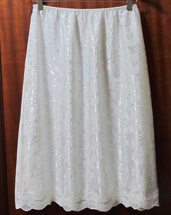 Подъюбник белый атласный жаккардовый цветочный узор кружево