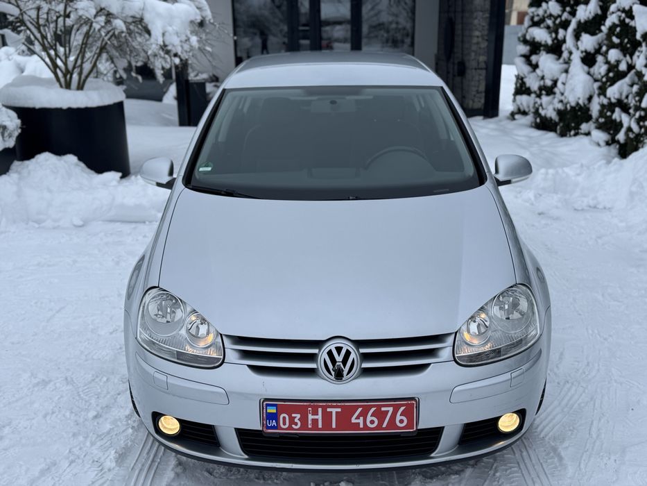 Свіжопригнаний Golf 5 1.6бензин TOUR