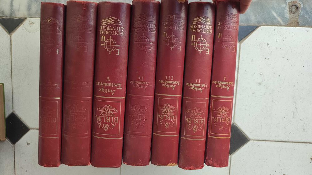 Biblia Ilustrada - Editorial Universus, 1961 - 7 Volumes