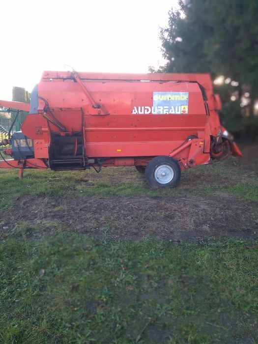 Paszowóz Euromix Kuhn 8.5m