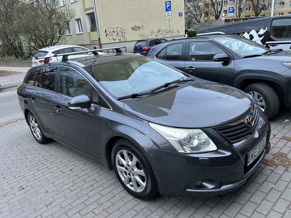 Toyota Avensis 1 właściciel, od zawsze serwis w ASO, hak, komplet opon, faktura VAT