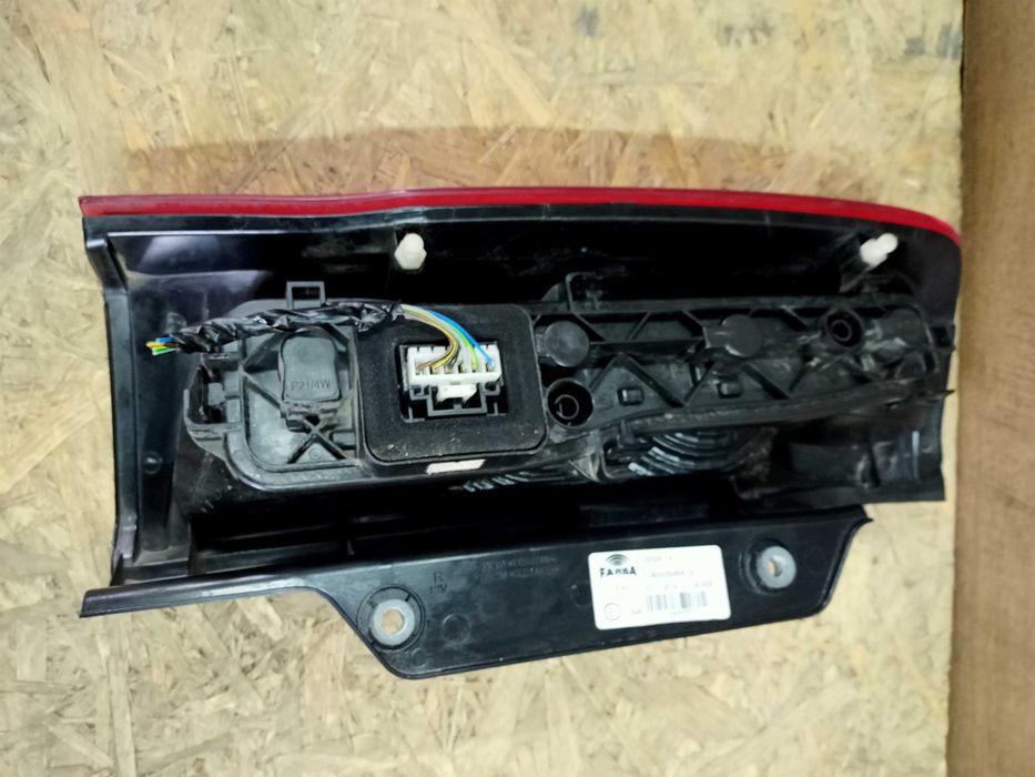 Fiat Fiorino Nemo Bipper lampa tył tylna prawa oryginał z wkładem