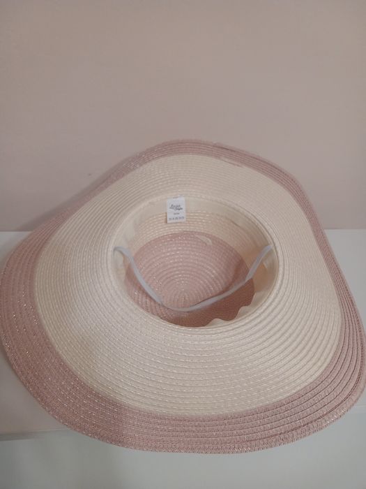 Капелюхи пляжні нові