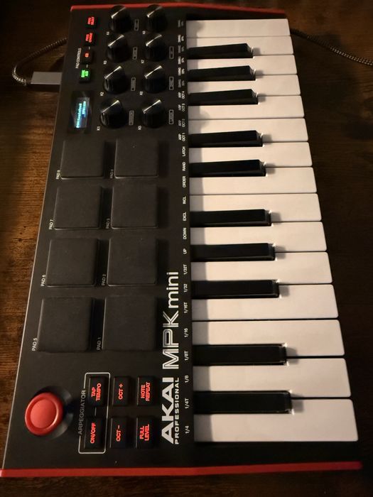 Klawiatura sterujaca Akai MPK Mini MK3