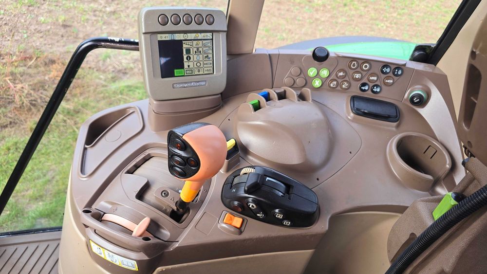Свіжопривезений Джон дір 6930 John-Deere