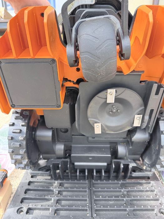 Robot Koszący Worx Landroid WR206E.1 M600, Bez Kabla, Jak nowy