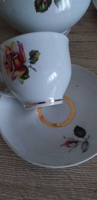 Serwis porcelanowy sygnowany.