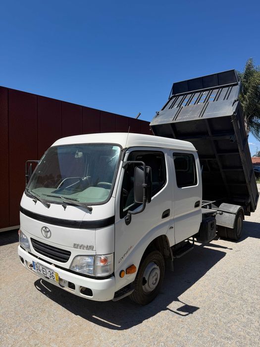 Toyota dyna cabine dupla tribasculante 3.0cc