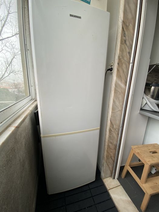 Frigorifico Combinado SAMSUNG NO FROST  RL 34SCSW avariado