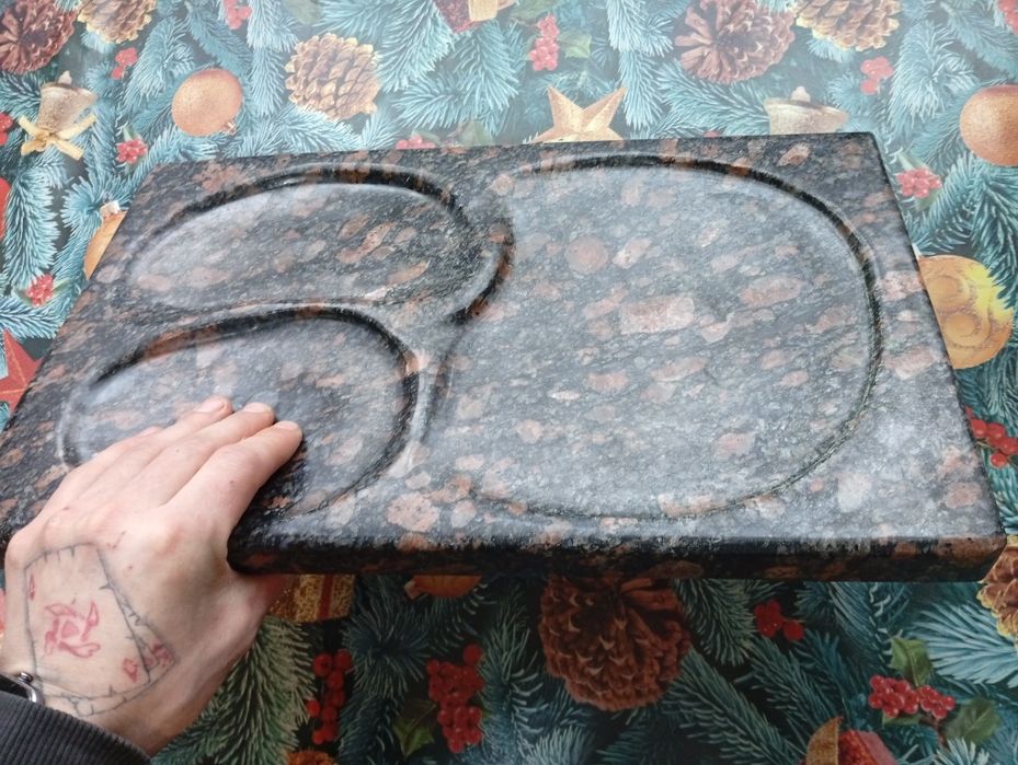 Менажница із граніту ручной роботи