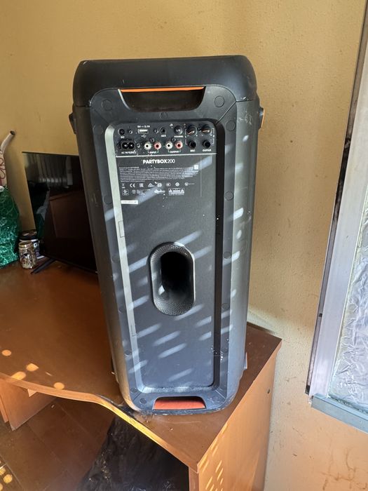 JBL PartyBox 200