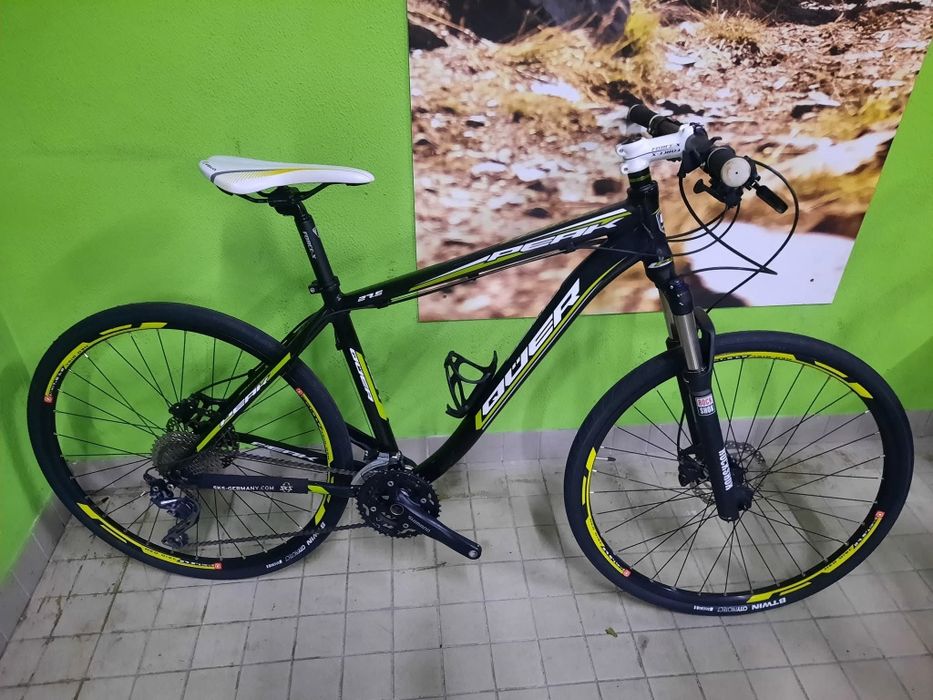 Btt 27.5 10x3v com pneus de estrada