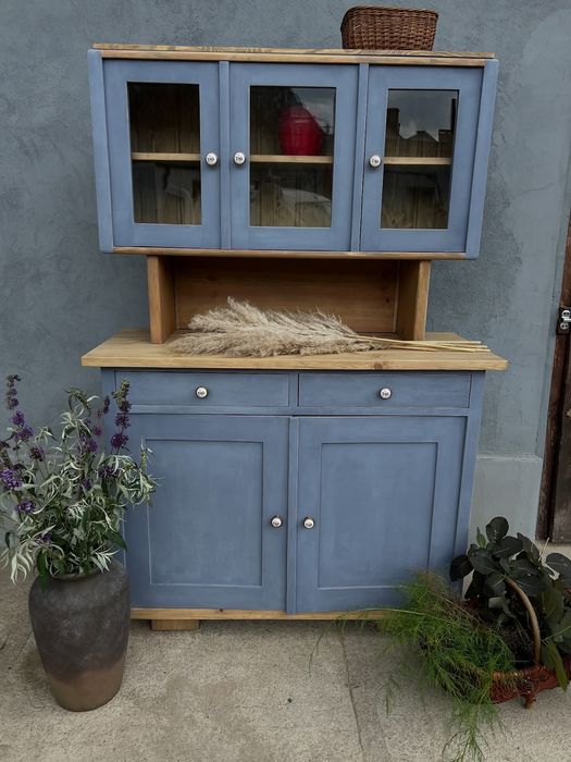 Kredens po odnowie - przedwojenny