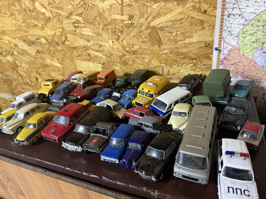 Продам коллекцію машинок