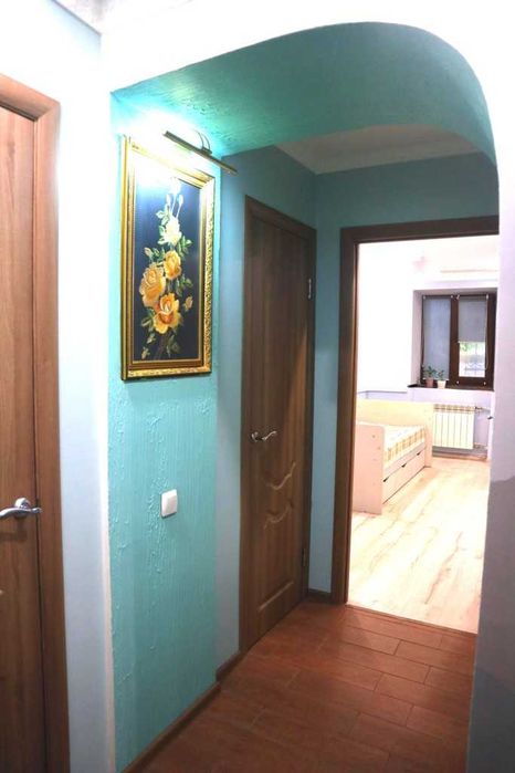 продам трехкомнатную квартиру ул. Мира