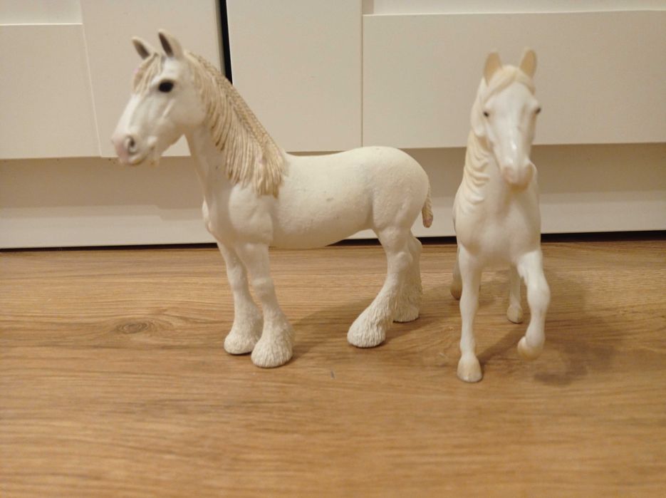 Konie- figurki Schleich + Collecta/plus źrebak gratis