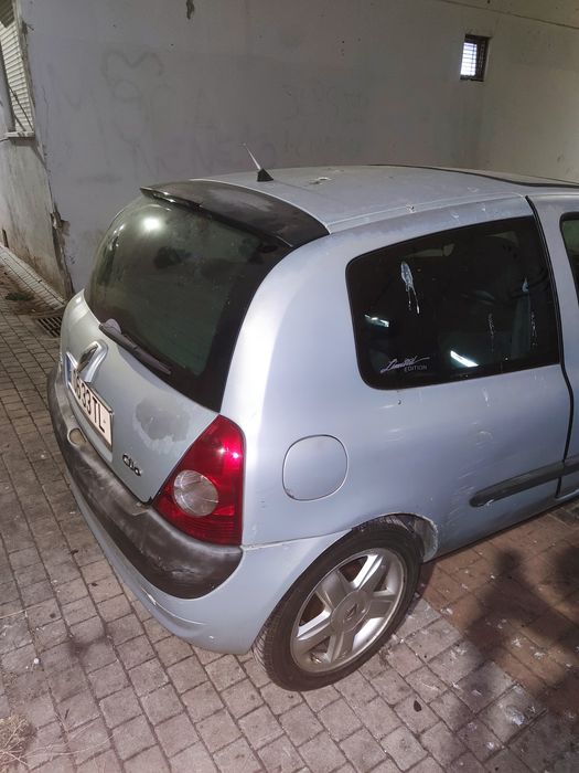Renault Clio || 1.2 gasolina 16v 2002