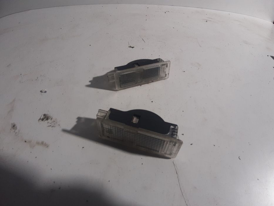 BMW E60 E61 lampki wnętrza boczków drzwi przód oświetlenie