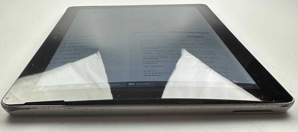 Microsoft Surface  Go 10 cali 8/128 uszkodzony bateria do wymiany