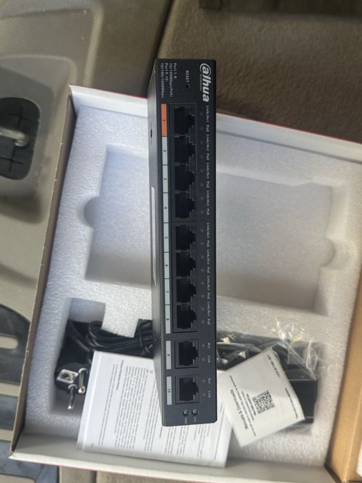 Комутатор Dahua DH-CS4010-8ET-110 8-портовий керований з PoE
