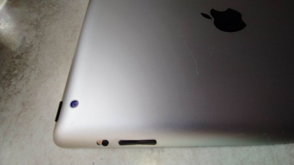 Планшет iPad  Apple