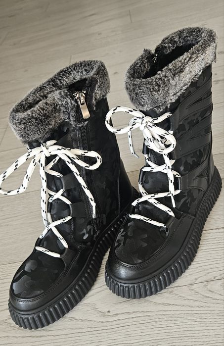 Buty zimowe   dla dziewczynki rozm 38 nowe