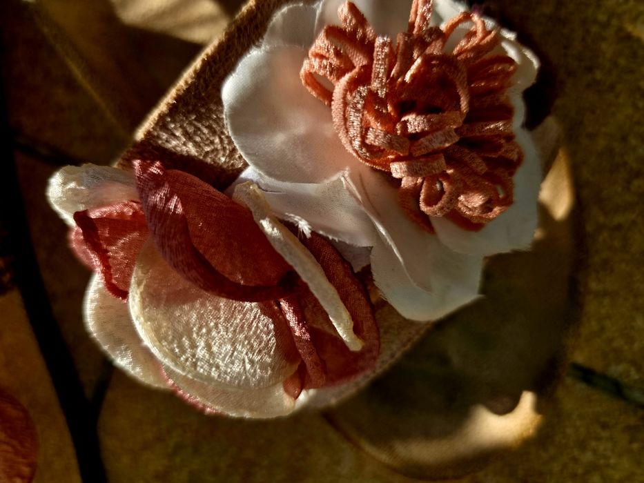 Klapki w kwiaty prawie nowe