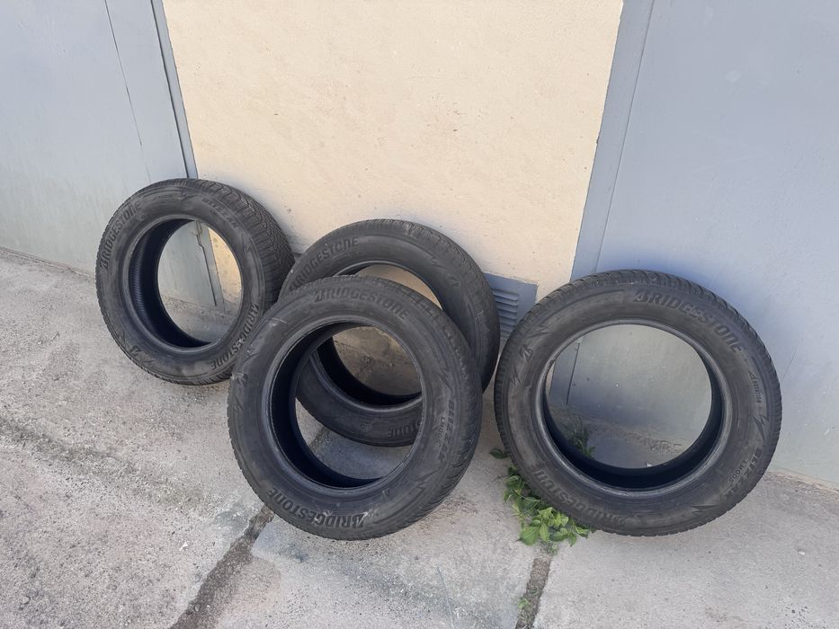 Зимова резина Bridgestone 215/65/r17