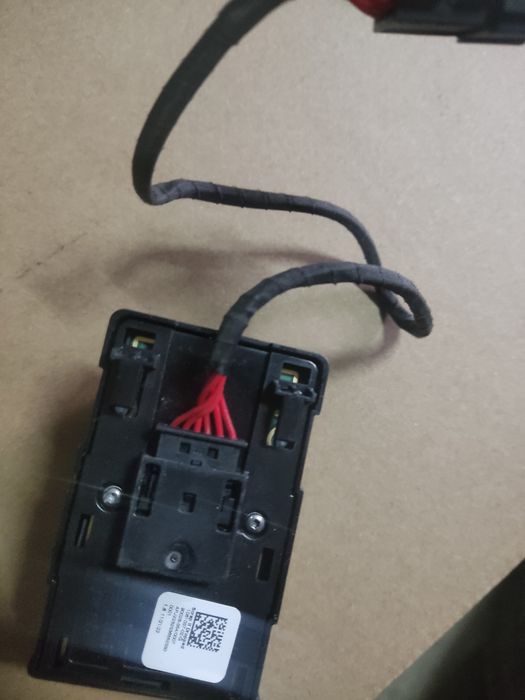 Кнопки скла дверей Тесла tesla 3 Y