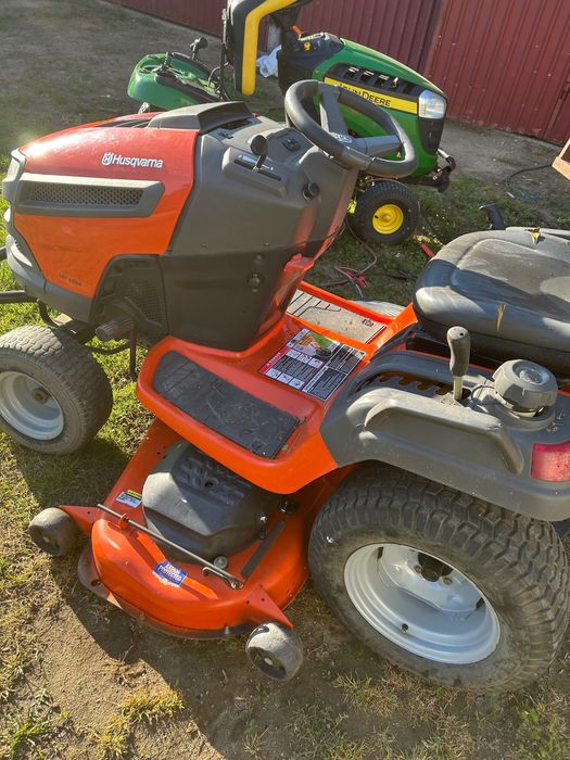 Kosiarki traktorek Johan Deer E 130