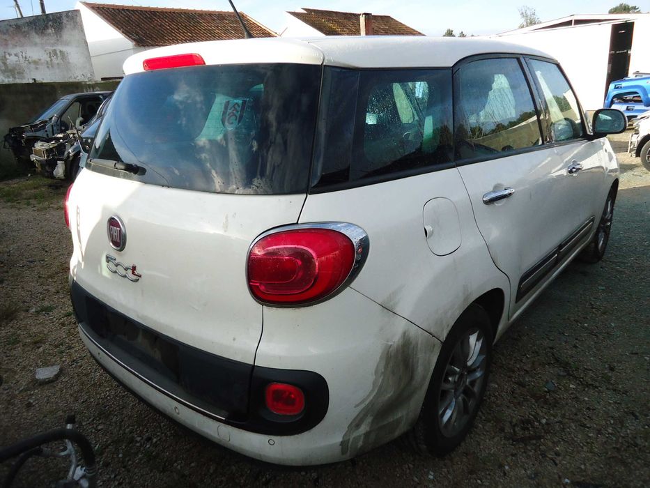 Fiat 500L MPW Lounge 1.3 JTDM 95cv (330A1000) de 2014 só ás peças