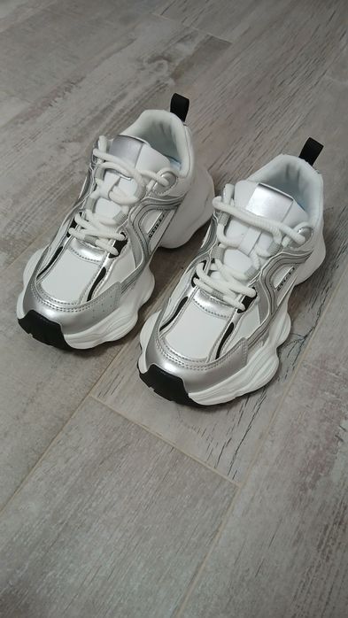 Кросівки 40 розмір