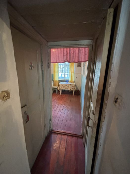 р 2-кімнатна квартира на 1 поверсі — зроби ремонт на свій смак!