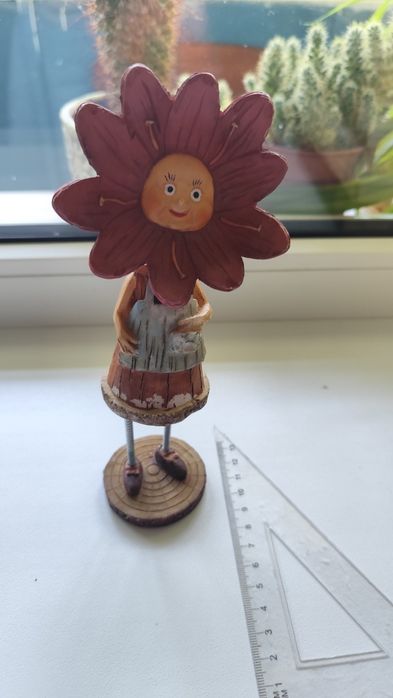 Статуетка фігурка "Квіткова дівчинка"