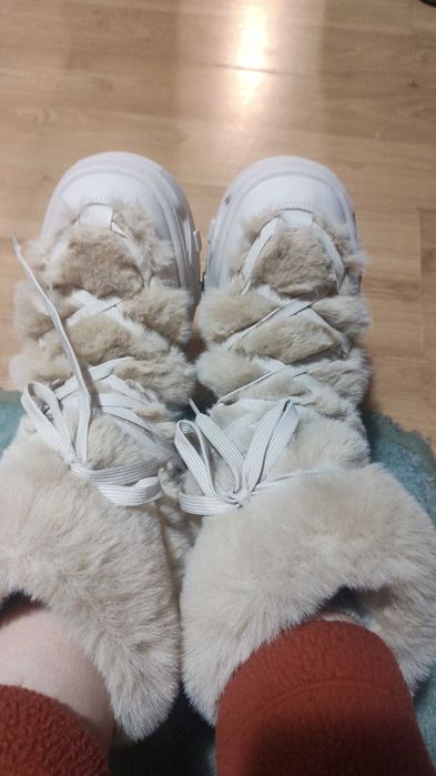 Damskie nowe śniegowce Zara