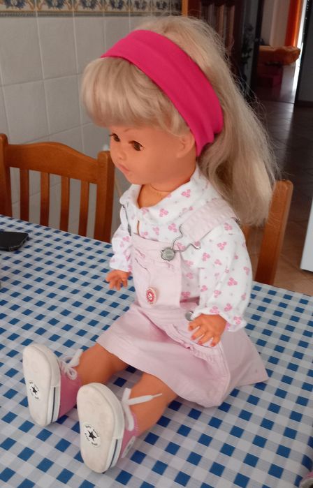 BONECA BONITA E ANTIGA,BRINCAR OU COLECIONAR.Casa,Quarto,Sala,Colecção