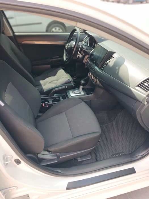 Mitsubishi Lancer 2009 VIN JMBLTCX3A9U002885 фото оголошення 8 з 18