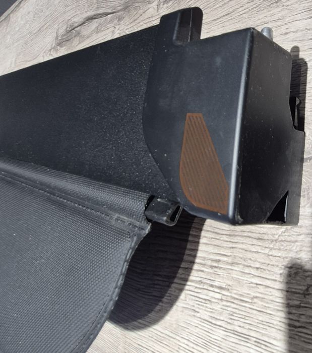 Шторка багажника BMW X5 F15 2014-2018 черная с перегородкой