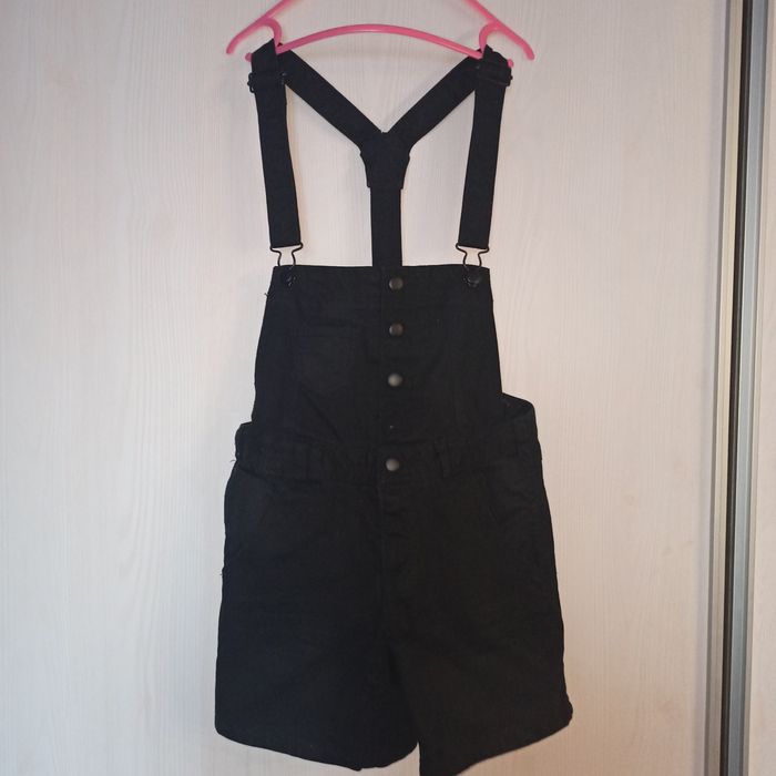 Krótkie spodenki ogrodniczki r.140