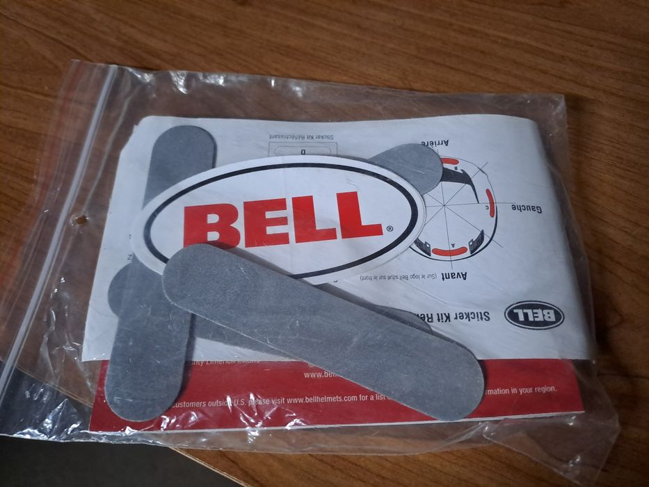 Capacete marca BELL 80° aniversário