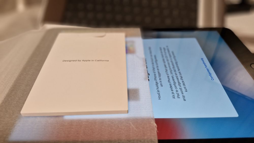 iPad 7ª Geração 32 GB + Capa Teclado Original – Como Novo