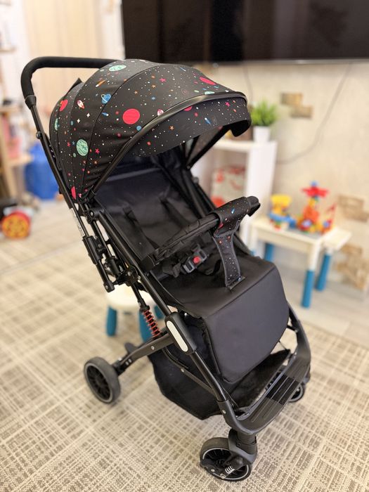 Прогулянкова коляска Manado Z11 легка, складна, реверсивна